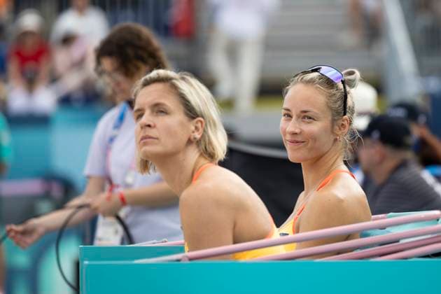 Louisa LIPPMANN GER, 2 , friendly, smiling, before the match, in the foreground Laura LUDWIG GER, 1 Beach Volleyball Women Huberli T and Brunner N SUI vs Ludwig L and Lippmann L GER , final score 2 0, preliminary round group F, on 31 07 2024, Olympic Games Paris 2024 France Â