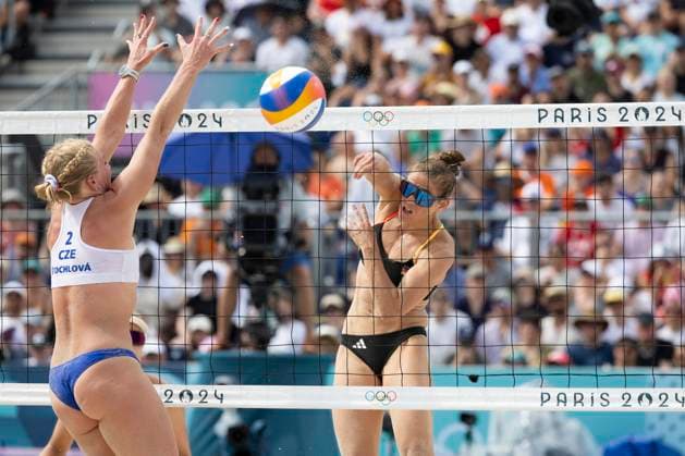 Cinja TILLMANN GER, 2 hits the ball, STOCHLOVA Marie Sara CZE, 2 in defense, at the net, action beach volleyball women Mueller S and Tillmann C GER vs Hermannova B and Stochlova M S CZE , final score 2 0, preliminary round group C, on 31 07 2024, Olympic Games Paris 2024 France Â
