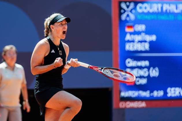 FRA, Paris, Olympic Games Paris 2024, 31 07 2024, Tennis SINGLE Women, Quarterfinals Angelique Kerber Germany Qinwen Zheng China , Tennis Stadium Roland Garros Court Philippe Chatrier Angelique Kerber Germany cheers Copyright: HMBxMedia SteffiexWunderl