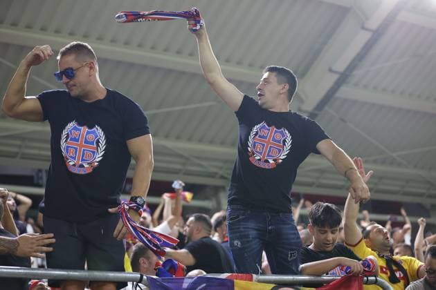 Fußball, CL-Quali, Maccabi Tel Aviv - FCSB Bukarest 31.07.2024 Budapest(Hungary) FC Maccabi Tel Aviv-FCSB Uefa second leg champions league second qualifying round men s football FCSB fans celebrate victory :