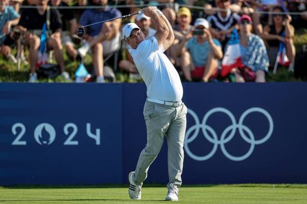 Paris 2024 Olympic Games, Olympische Spiele, Olympia, OS Le Golf National, Guyancourt, Paris, France 1 8 2024 Men™s Round 1 New Zealands Ryan Fox tees off on the first hole Ryan Fox tees off on the first hole 1 8 2024  Copyright: x INPHO JamesxCrombiex JRH24391