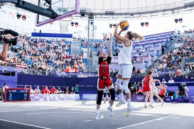 FRA, Paris, Olympic Games Paris 2024, 01 08 2024, 3x3 Basketball Women Germany Canada, La Concorde 1 Kacie Bosch Canada, 4 , Sonja Greinacher Germany, 14 in the throw Copyright: HMBxMedia SteffiexWunderl