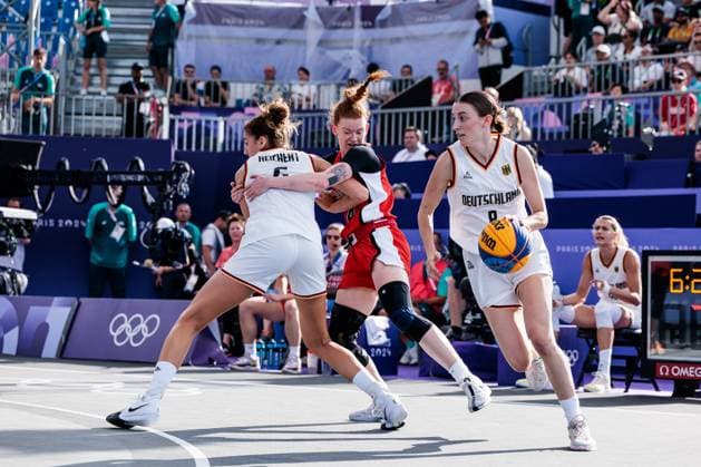FRA, Paris, Olympic Games Paris 2024, 01 08 2024, 3x3 Basketball Women Germany Canada, La Concorde 1 Marie Reichert Germany, 6 , Kacie Bosch Canada, 4 , Elisa Mevius Germany, 8 on the ball Copyright: HMBxMedia SteffiexWunderl