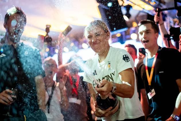 Angelique Kerber Germany, Tennis celebrates the end of her career with a champagne shower, FRA, Olympic Games Paris 2024, Celebration at the German House, 31 07 2024 FRA, Olympic Games Paris 2024, Celebration at the German House, 31 07 2024 Paris Copyright: xEibner-Pressefoto Memmlerx EP_MMR