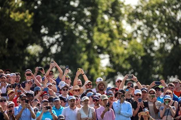 Paris 2024 Olympic Games, Olympische Spiele, Olympia, OS Le Golf National, Guyancourt, Paris, France 1 8 2024 Men™s Round 1 A view of supporters on the third A view of supporters on the third 1 8 2024  Copyright: x INPHO JamesxCrombiex JRH27276