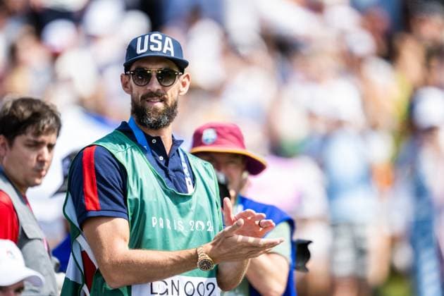 240801 Former swimmer Michael Phelps at men s individual golf round 1 during day 6 of the Paris 2024 Olympic Games on August 1, 2024 in Paris Photo Ludvig Thunman BILDBYRAN kod LT LT0653 golf olympic games olympics os ol olympiska spel olympiske leker paris 2024 paris os paris ol 6 bbeng  Copyright: LUDVIGxTHUNMAN BB240801LT070