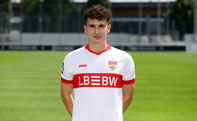 Stuttgart , Photo session , Michael Glück VfB Stuttgart II 3 Liga portrait appointment 2024 2025