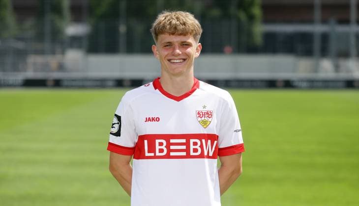 Stuttgart , Photo shoot , Tom Barth VfB Stuttgart II 3 Liga portrait appointment 2024 2025