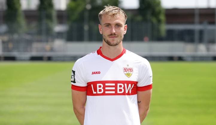 Stuttgart , Photo shoot ,Alexander Groiß VfB Stuttgart II 3 Liga portrait appointment 2024 2025