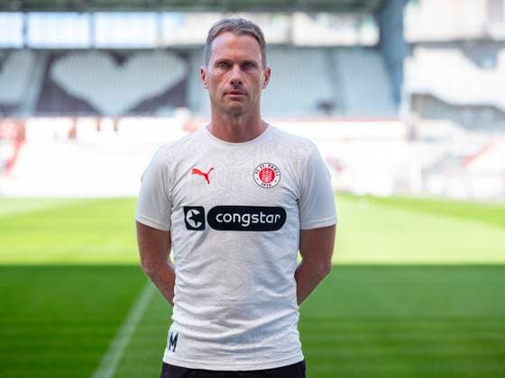 Physiotherapist James Morgan St Pauli 31 07 24, Hamburg, FC St Pauli 1910, 1 Fussball Bundesliga, 1 Liga, DFL, Saison 2024 2025, und Portraittermin REGULATIONS PROHIBIT ANY USE OF PHOTOGRAPHS as IMAGE SEQUENCES and or QUASI VIDEO Â