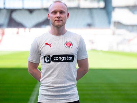 Match analyst Sami Pierau St Pauli 31 07 24, Hamburg, FC St Pauli 1910, 1 Fussball Bundesliga, 1 Liga, DFL, Saison 2024 2025, und Portraittermin REGULATIONS PROHIBIT ANY USE OF PHOTOGRAPHS as IMAGE SEQUENCES and or QUASI VIDEO Â