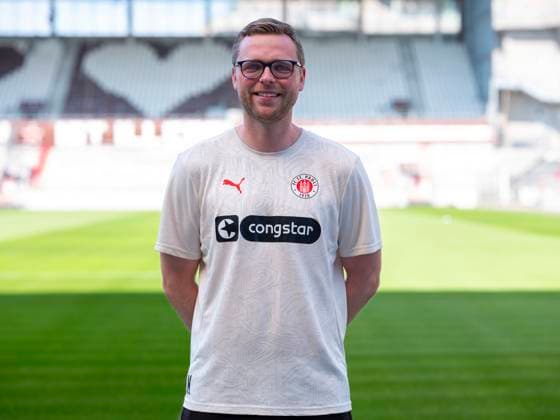 Physiotherapist Dominik Körner St Pauli 31 07 24, Hamburg, FC St Pauli 1910, 1 Fussball Bundesliga, 1 Liga, DFL, Saison 2024 2025, und Portraittermin REGULATIONS PROHIBIT ANY USE OF PHOTOGRAPHS as IMAGE SEQUENCES and or QUASI VIDEO Â