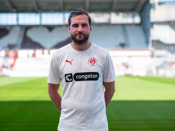 Match analyst Ole Marschall St Pauli 31 07 24, Hamburg, FC St Pauli 1910, 1 Fussball Bundesliga, 1 Liga, DFL, Saison 2024 2025, und Portraittermin REGULATIONS PROHIBIT ANY USE OF PHOTOGRAPHS as IMAGE SEQUENCES and or QUASI VIDEO Â