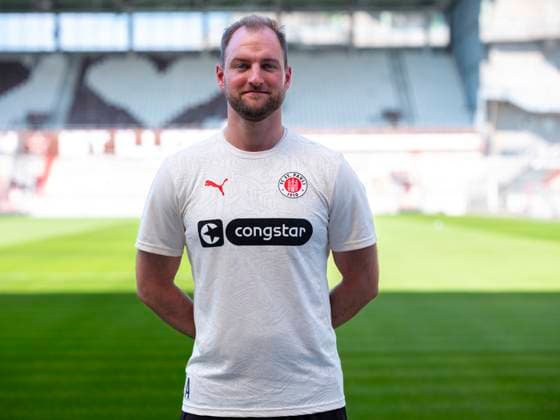 Physiotherapist Jan Altmeyer St Pauli 31 07 24, Hamburg, FC St Pauli 1910, 1 Fussball Bundesliga, 1 Liga, DFL, Saison 2024 2025, und Portraittermin REGULATIONS PROHIBIT ANY USE OF PHOTOGRAPHS as IMAGE SEQUENCES and or QUASI VIDEO Â