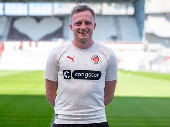 Physiotherapist Marius Abraham St Pauli 31 07 24, Hamburg, FC St Pauli 1910, 1 Fussball Bundesliga, 1 Liga, DFL, Saison 2024 2025, und Portraittermin REGULATIONS PROHIBIT ANY USE OF PHOTOGRAPHS as IMAGE SEQUENCES and or QUASI VIDEO Â