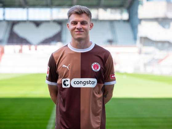 David Nemeth St Pauli 31 07 24, Hamburg, FC St Pauli 1910, 1 Fussball Bundesliga, 1 Liga, DFL, Saison 2024 2025, und Portraittermin REGULATIONS PROHIBIT ANY USE OF PHOTOGRAPHS as IMAGE SEQUENCES and or QUASI VIDEO Â