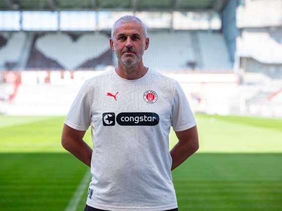 Co Coach Peter Nemeth St Pauli 31 07 24, Hamburg, FC St Pauli 1910, 1 Fussball Bundesliga, 1 Liga, DFL, Saison 2024 2025, und Portraittermin REGULATIONS PROHIBIT ANY USE OF PHOTOGRAPHS as IMAGE SEQUENCES and or QUASI VIDEO Â