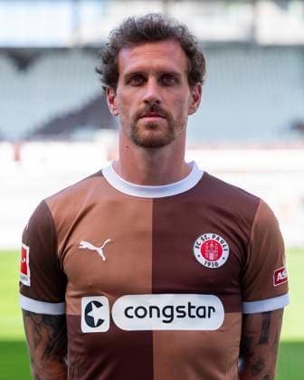 Simon Zoller St Pauli 31 07 24, Hamburg, FC St Pauli 1910, 1 Fussball Bundesliga, 1 Liga, DFL, Saison 2024 2025, und Portraittermin REGULATIONS PROHIBIT ANY USE OF PHOTOGRAPHS as IMAGE SEQUENCES and or QUASI VIDEO Â