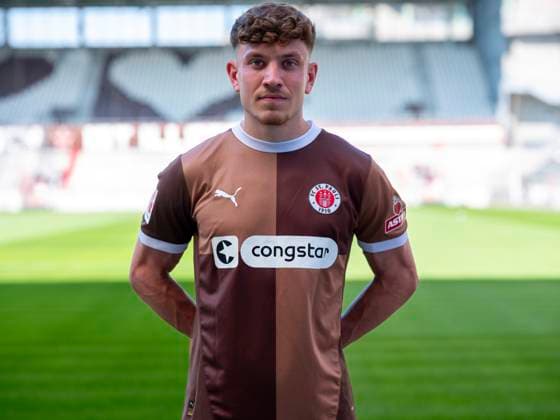Philipp Treu St Pauli 31 07 24, Hamburg, FC St Pauli 1910, 1 Fussball Bundesliga, 1 Liga, DFL, Saison 2024 2025, und Portraittermin REGULATIONS PROHIBIT ANY USE OF PHOTOGRAPHS as IMAGE SEQUENCES and or QUASI VIDEO Â