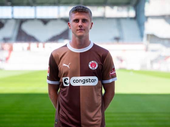 Erik Ahlstrand St Pauli 31 07 24, Hamburg, FC St Pauli 1910, 1 Fussball Bundesliga, 1 Liga, DFL, Saison 2024 2025, und Portraittermin REGULATIONS PROHIBIT ANY USE OF PHOTOGRAPHS as IMAGE SEQUENCES and or QUASI VIDEO Â