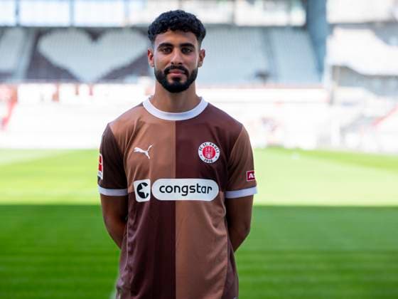 Elias Saad St Pauli 31 07 24, Hamburg, FC St Pauli 1910, 1 Fussball Bundesliga, 1 Liga, DFL, Saison 2024 2025, und Portraittermin REGULATIONS PROHIBIT ANY USE OF PHOTOGRAPHS as IMAGE SEQUENCES and or QUASI VIDEO Â