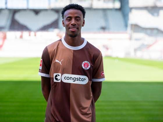 Morgan Guilavogui St Pauli 31 07 24, Hamburg, FC St Pauli 1910, 1 Fussball Bundesliga, 1 Liga, DFL, Saison 2024 2025, und Portraittermin REGULATIONS PROHIBIT ANY USE OF PHOTOGRAPHS as IMAGE SEQUENCES and or QUASI VIDEO Â