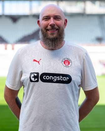 Crew member Thorge Düwer St Pauli 31 07 24, Hamburg, FC St Pauli 1910, 1 Fussball Bundesliga, 1 Liga, DFL, Saison 2024 2025, und Portraittermin REGULATIONS PROHIBIT ANY USE OF PHOTOGRAPHS as IMAGE SEQUENCES and or QUASI VIDEO Â