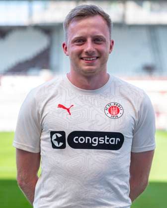 Physiotherapist Marius Abraham St Pauli 31 07 24, Hamburg, FC St Pauli 1910, 1 Fussball Bundesliga, 1 Liga, DFL, Saison 2024 2025, und Portraittermin REGULATIONS PROHIBIT ANY USE OF PHOTOGRAPHS as IMAGE SEQUENCES and or QUASI VIDEO Â