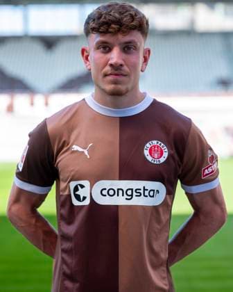 Philipp Treu St Pauli 31 07 24, Hamburg, FC St Pauli 1910, 1 Fussball Bundesliga, 1 Liga, DFL, Saison 2024 2025, und Portraittermin REGULATIONS PROHIBIT ANY USE OF PHOTOGRAPHS as IMAGE SEQUENCES and or QUASI VIDEO Â
