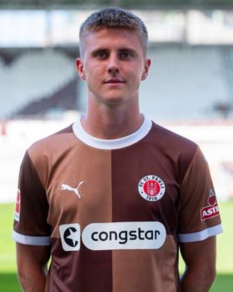 Erik Ahlstrand St Pauli 31 07 24, Hamburg, FC St Pauli 1910, 1 Fussball Bundesliga, 1 Liga, DFL, Saison 2024 2025, und Portraittermin REGULATIONS PROHIBIT ANY USE OF PHOTOGRAPHS as IMAGE SEQUENCES and or QUASI VIDEO Â