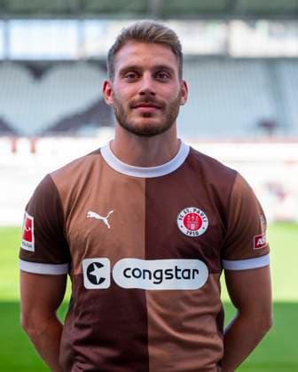 Lars Ritzka St Pauli 31 07 24, Hamburg, FC St Pauli 1910, 1 Fussball Bundesliga, 1 Liga, DFL, Saison 2024 2025, und Portraittermin REGULATIONS PROHIBIT ANY USE OF PHOTOGRAPHS as IMAGE SEQUENCES and or QUASI VIDEO Â
