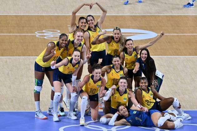 Brazil Team (BRA), Brazil (BRA) vs Japan (JPN), Volleyball Women s Preliminary Round at Paris South Arena 1, during the Paris 2024 Olympic Games, Olympische Spiele, Olympia, OS 01 August 2024, Paris, France. Noxthirdxpartyxsales  (261585626)