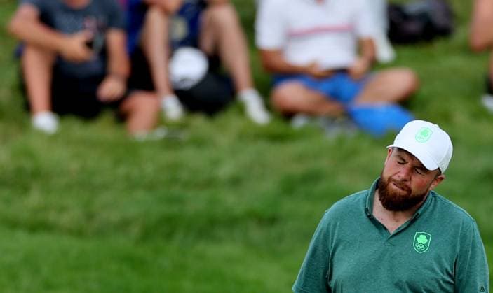 Paris 2024 Olympic Games, Olympische Spiele, Olympia, OS Le Golf National, Guyancourt, Paris, France 1 8 2024 Ireland™s Shane Lowry reacts to a missed putt on the 16th Shane Lowry reacts to a missed putt on the 16th 1 8 2024  Copyright: x INPHO JamesxCrombiex JRH23846