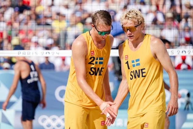 240801 David Ahman and Jonatan Hellvig of Sweden compete in the men s preliminary round beach volleyball match between Sweden and Italy during day 6 of the Paris 2024 Olympic Games on August 1, 2024 in Paris Photo Johanna Säll BILDBYRAN code JL JL0413 beach volleyball beach volleyball sand volleyball olympic games olympics os ol olympiska spel olympiske leker paris 2024 paris os paris ol 6 bbeng sverige sweden italy italien depp  Copyright: JOHANNAxSÄLL BB240801ZH087