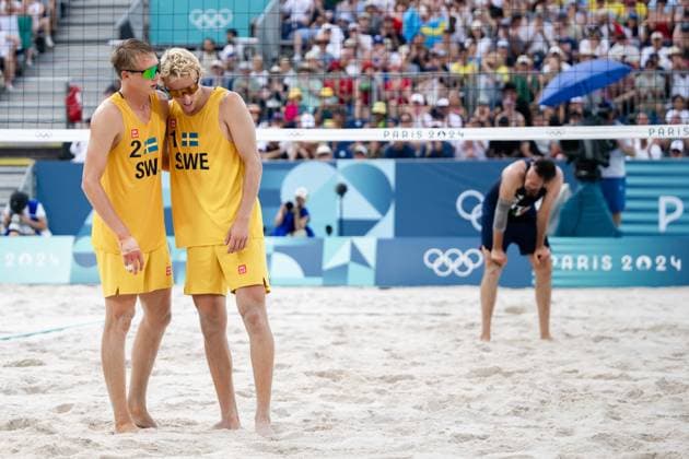 240801 David Ahman and Jonatan Hellvig of Sweden compete in the men s preliminary round beach volleyball match between Sweden and Italy during day 6 of the Paris 2024 Olympic Games on August 1, 2024 in Paris Photo Johanna Säll BILDBYRAN code JL JL0413 beach volleyball beach volleyball sand volleyball olympic games olympics os ol olympiska spel olympiske leker paris 2024 paris os paris ol 6 bbeng sverige sweden italy italien depp  Copyright: JOHANNAxSÄLL BB240801ZG101