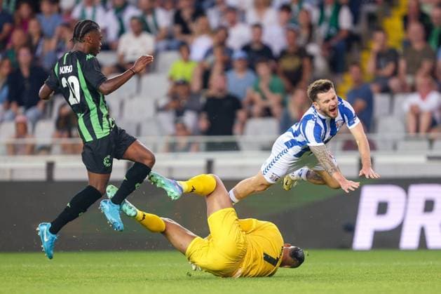 Cercle Brugge v Kilmarnock FC - UEFA Europa League BRUGGE, BELGIUM - AUGUST 01 : Nazinho Flavio Basilua Jacinto defender of Cercle Brugge, Steillon Oliveira Warleson Lisboa goalkeeper of Cercle Brugge and Kennedy Matty midfielder of Kilmarnock FC during the UEFA Europa League Second qualifying round, 2nd leg match between Cercle Brugge and Kilmarnock F.C. at the Jan Breydel stadium on August 01, 2024 in Brugge, Belgium, 01 08 2024 Brugge Belgium  Copyright: xTomasxSiskx