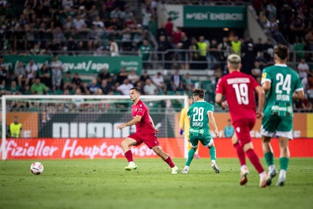 RAPID WIEN - WISLA KRAKOW Moritz Oswald of Rapid and Angel Rodado of Wisla during the 2nd leg of Second qualifying round of the UEFA Europa League football match between SK Rapid Wien and Wisla Krakow. Vienna, Austria, August 01, 2024. Photo by Branislav Racko Vienna Copyright: xx 080A9533