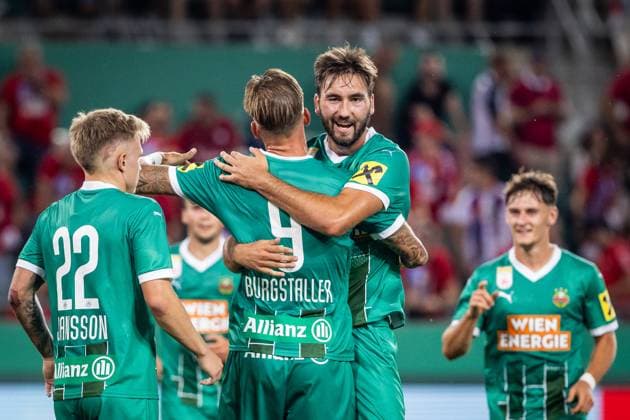 Sport Bilder des Tages RAPID WIEN - WISLA KRAKOW Guido Burgstaller, Dion Drena Beljo, Isak Jansson of Rapid during the 2nd leg of Second qualifying round of the UEFA Europa League football match between SK Rapid Wien and Wisla Krakow. Vienna, Austria, August 01, 2024. Photo by Branislav Racko Vienna Copyright: xx 080A9251