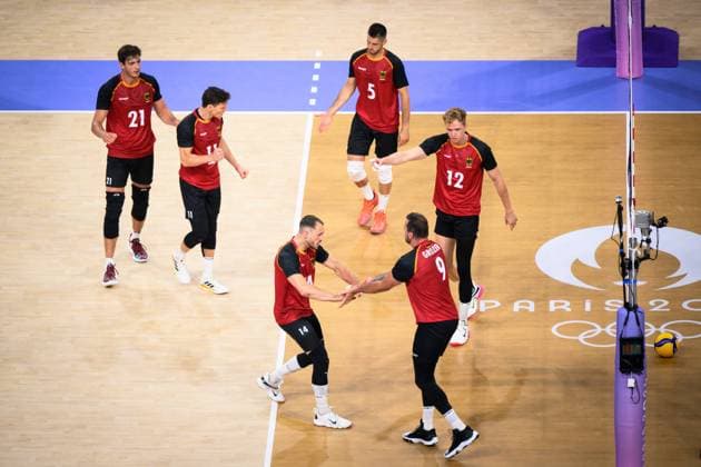 02 08 2024, Paris, Arena Paris South Volleyball, Olympic Games, Preliminary round, Germany GER vs Argentina ARG Cheering Tobias Krick 21 GER , Lukas Kampa 11 GER , Moritz Karlitzek 14 GER , Georg Grozer 9 GER , Anton Brehme 12 GER , Moritz Reichert 5 GER
