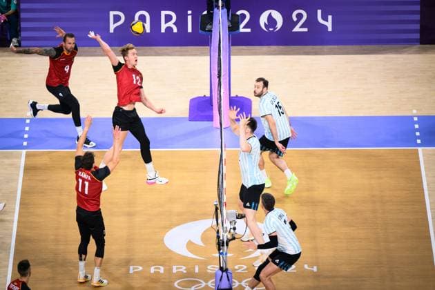 02 08 2024, Paris, Arena Paris South Volleyball, Olympic Games, Preliminary round, Germany GER vs Argentina ARG Set Lukas Kampa 11 GER , Attack Anton Brehme 12 GER