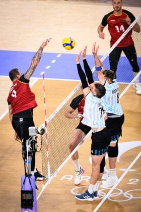 02 08 2024, Paris, Arena Paris South Volleyball, Olympic Games, Preliminary round, Germany GER vs Argentina ARG Attack Georg Grozer 9 GER vs Block