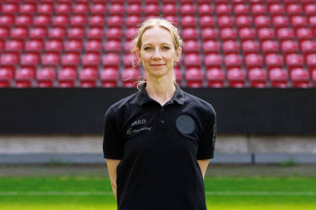 Soccer 1 Bundesliga porträttermin 2024 2025 1 FSV Mainz 05 28 07 24, Dr Kathrin Stelzer Ärztin ,, 1 FSV Mainz 05, 1 BL porträttermin 2024 2025,