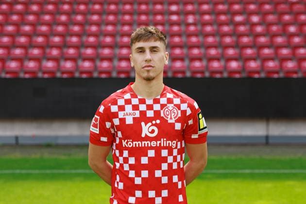 Soccer 1 Bundesliga porträttermin 2024 2025 1 FSV Mainz 05 28 07 24, Brajan Gruda, 1 FSV Mainz 05, 1 BL porträttermin 2024 2025,