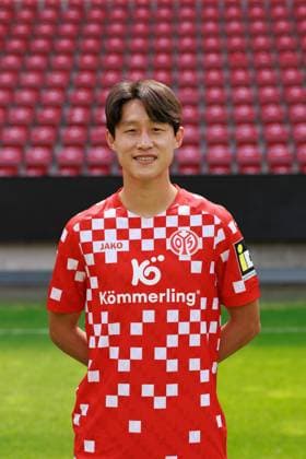 Soccer 1 Bundesliga porträttermin 2024 2025 1 FSV Mainz 05 28 07 24, Jae Sung Lee, 1 FSV Mainz 05, 1 BL porträttermin 2024 2025,