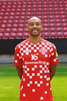 Soccer 1 Bundesliga porträttermin 2024 2025 1 FSV Mainz 05 28 07 24, Karim Onisiwo, 1 FSV Mainz 05, 1 BL porträttermin 2024 2025,