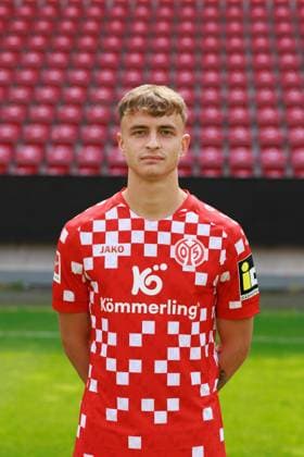 Soccer 1 Bundesliga porträttermin 2024 2025 1 FSV Mainz 05 28 07 24, Niklas Veratschnig, 1 FSV Mainz 05, 1 BL porträttermin 2024 2025,