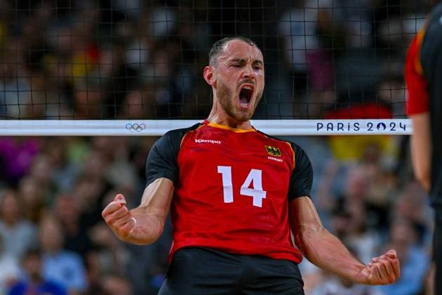 Olympic Games Volleyball GER vs ARG Paris 02 08 2024 Paris 2024, Olympics, Volleyball, South Paris Arena, Men, Germany in black against Argentina in white blue Moritz Karlitzek Copyright: xBEAUTIFULxSPORTS TomxBlochx