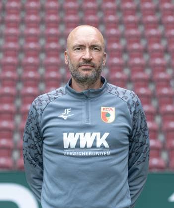 Jacob Friis Co Coach FC Augsburg 1 BL, portrait date 2024 2025