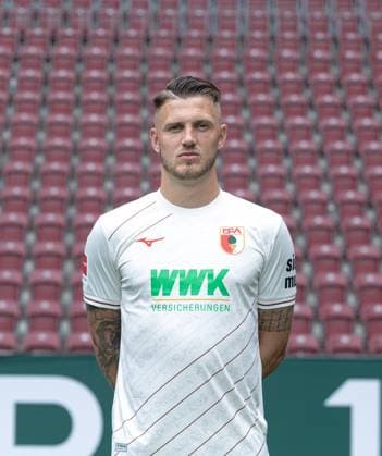 Jeffrey Gouweleeuw FC Augsburg 1 BL, portrait date 2024 2025