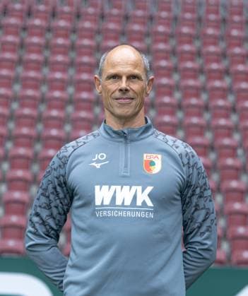 Dr. Jens Ulrich Otto Team doctor FC Augsburg 1 BL, portrait appointment 2024 2025